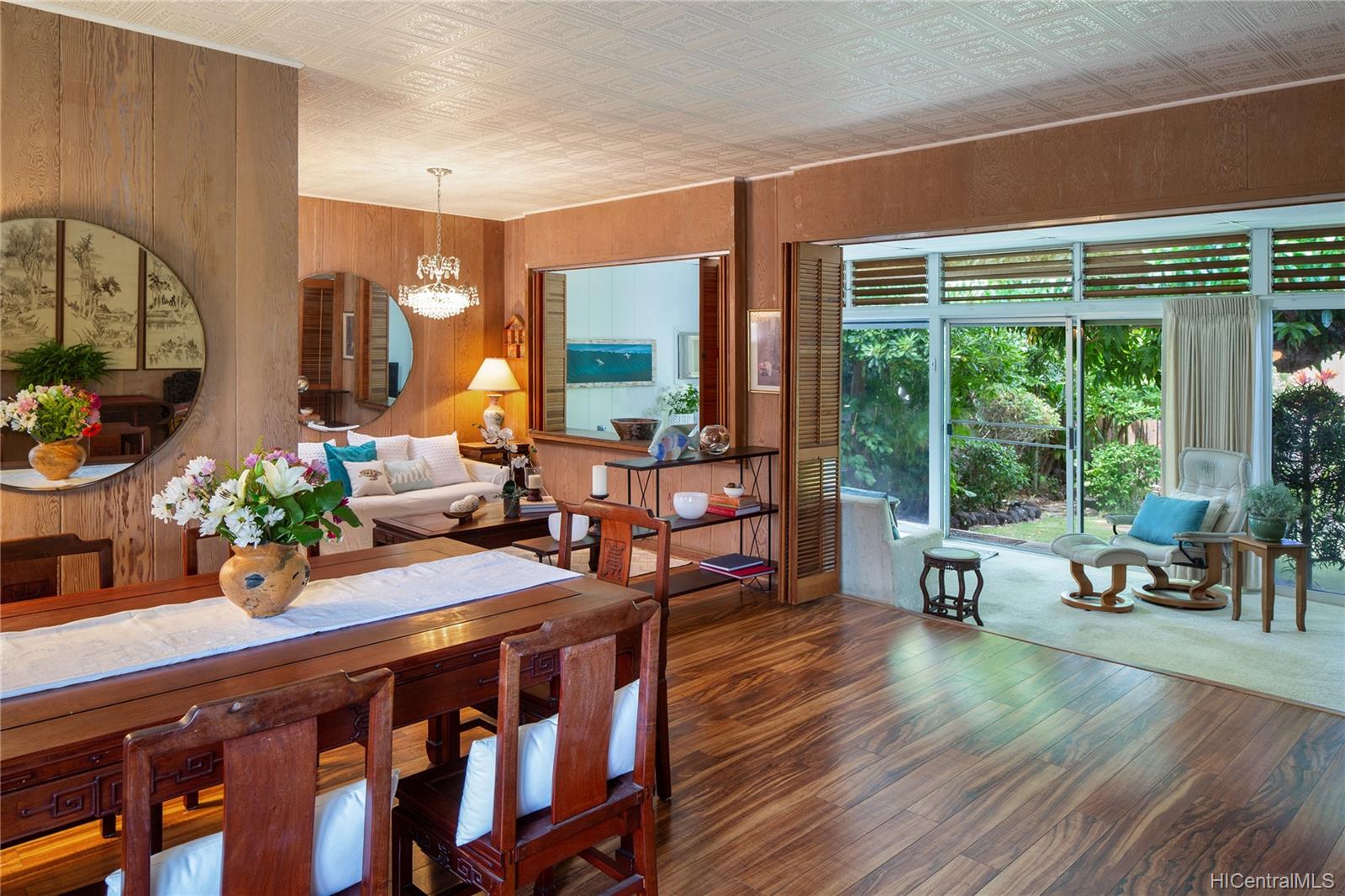 3873 Nikolo Street Honolulu, HI 96815