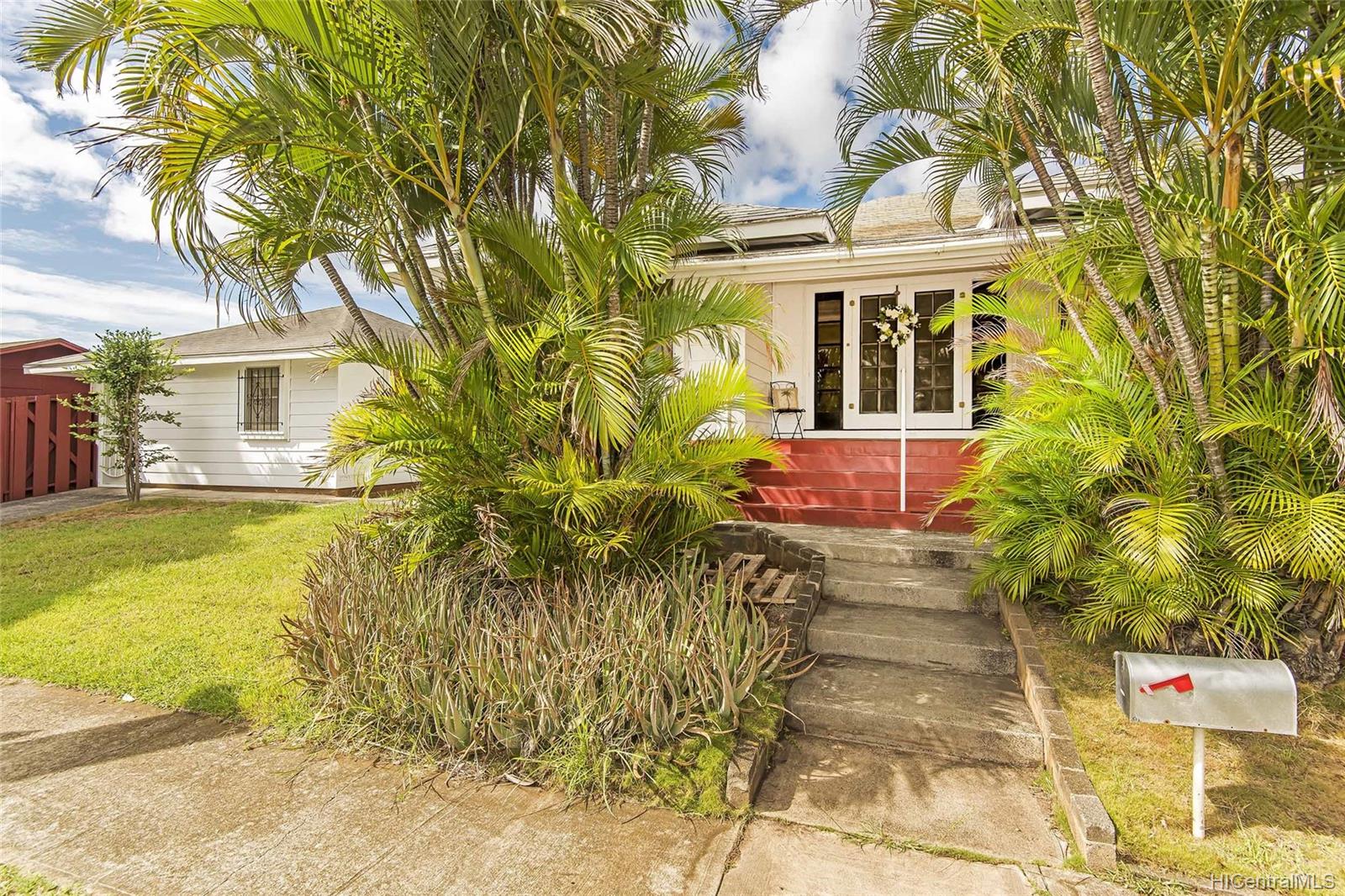 2305 Wilder Avenue Honolulu, HI 96822