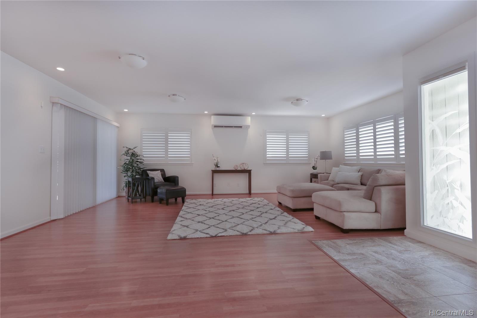 646 Hind Iuka Drive Honolulu, HI 96821