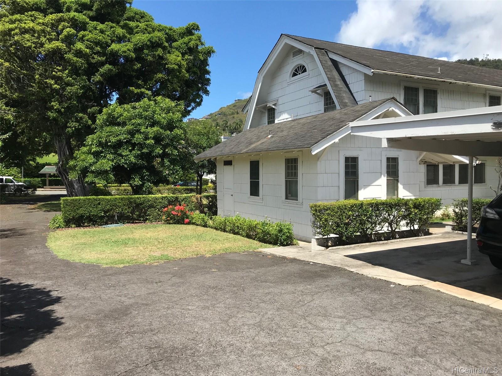 2227 Oahu Avenue Honolulu, HI 96822