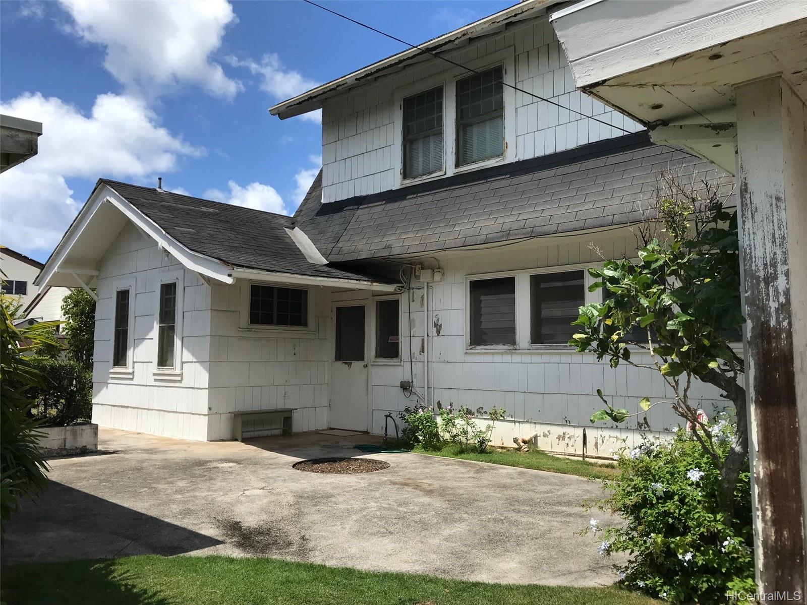 2227 Oahu Avenue Honolulu, HI 96822