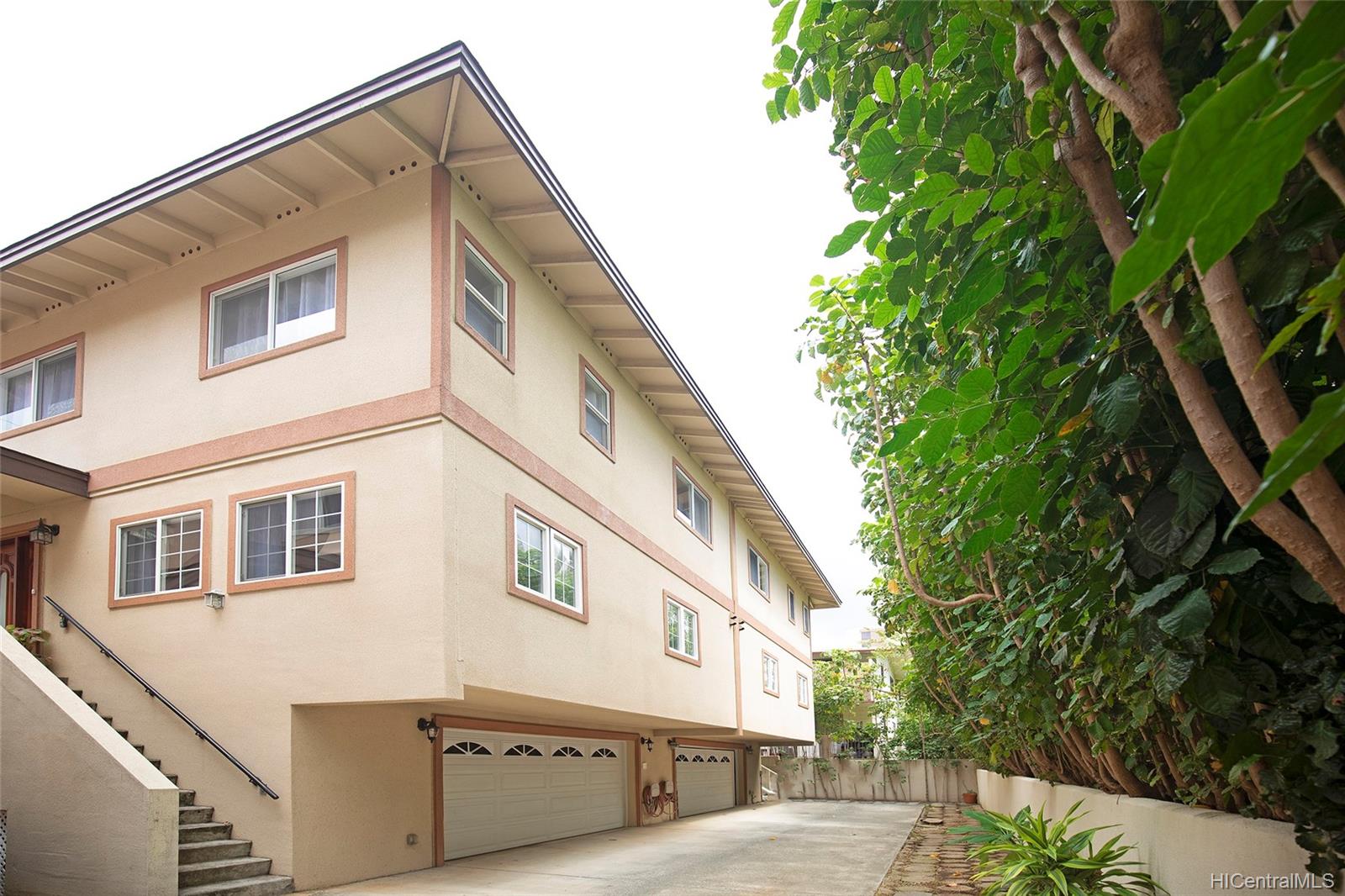 1423 Victoria Street #B, Honolulu, HI 96822