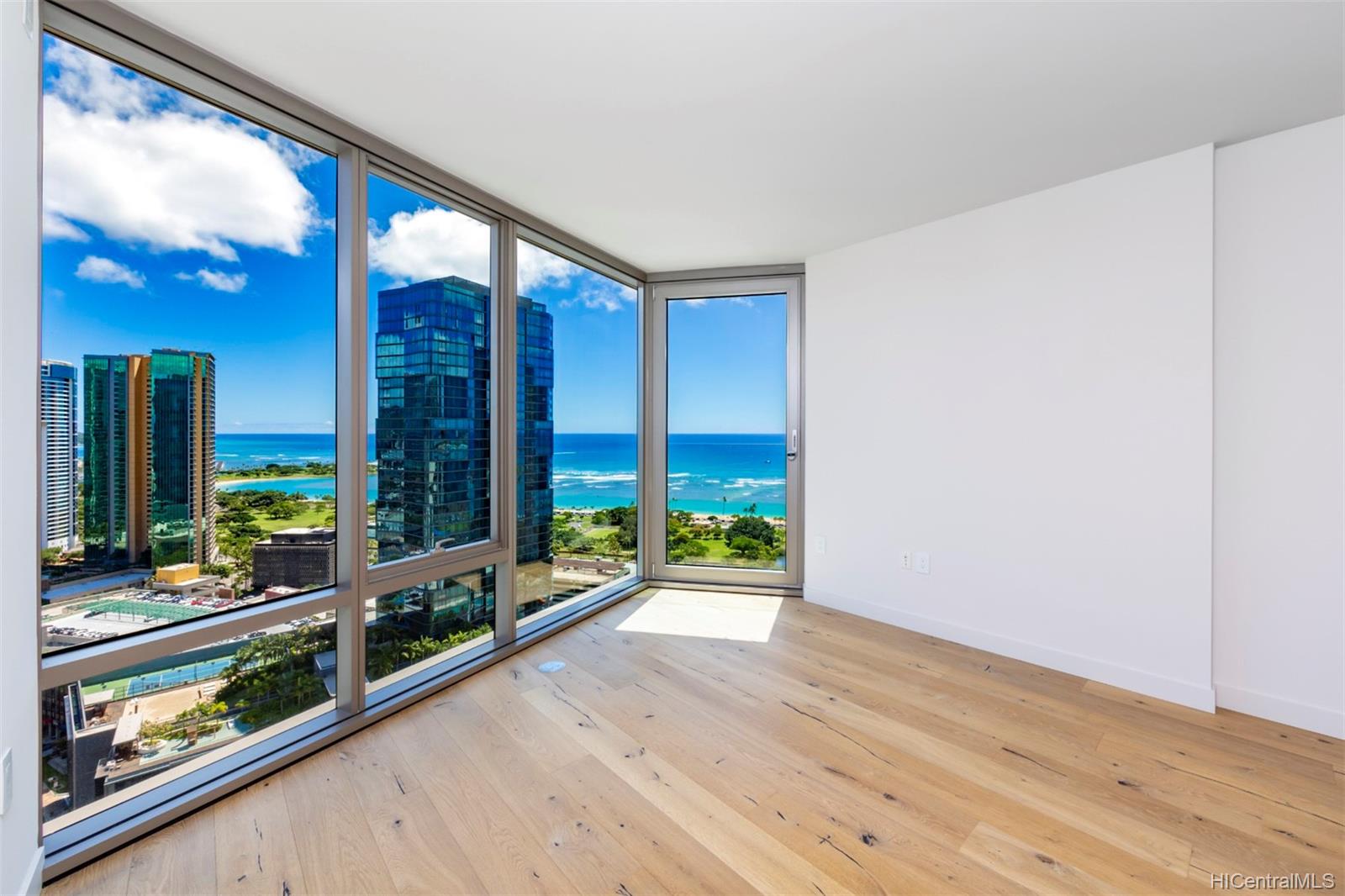 1001 Queen Street #2708, Honolulu, HI 96814