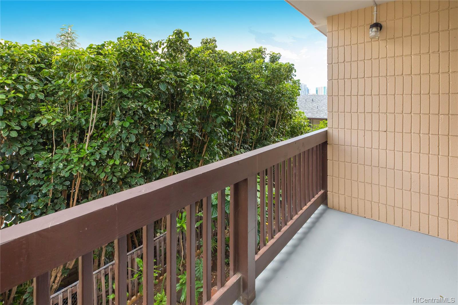 1524 Pensacola Street #109, Honolulu, HI 96822