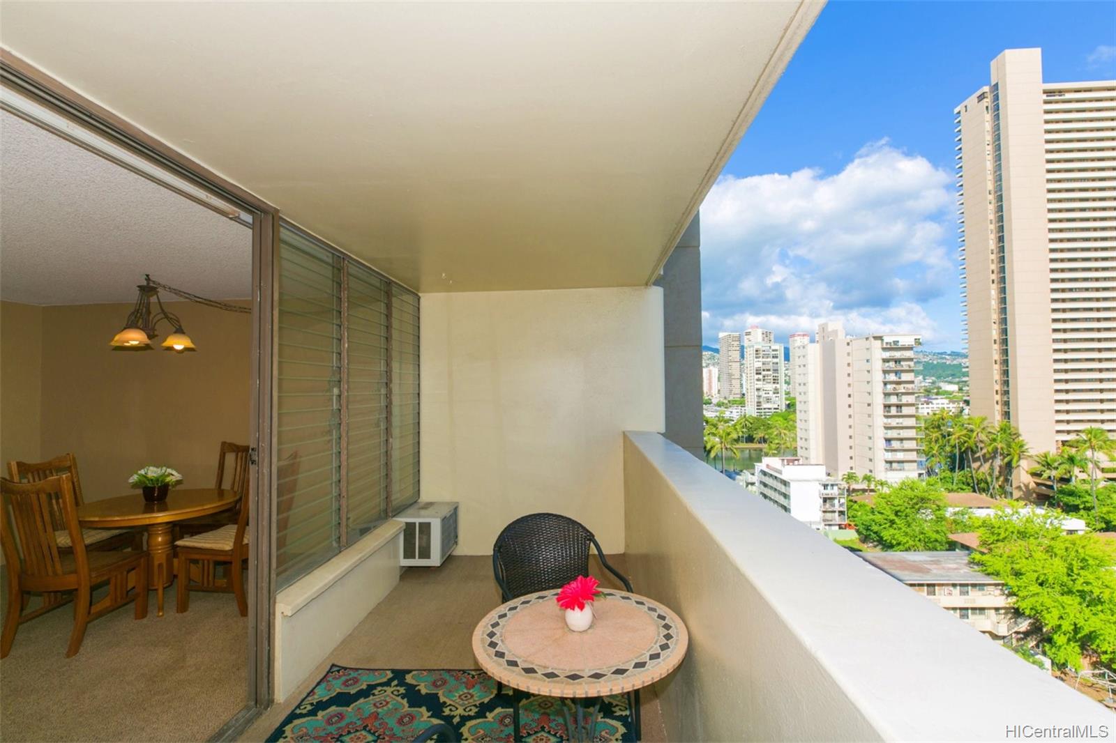 2092 Kuhio Avenue #1204, Honolulu, HI 96815