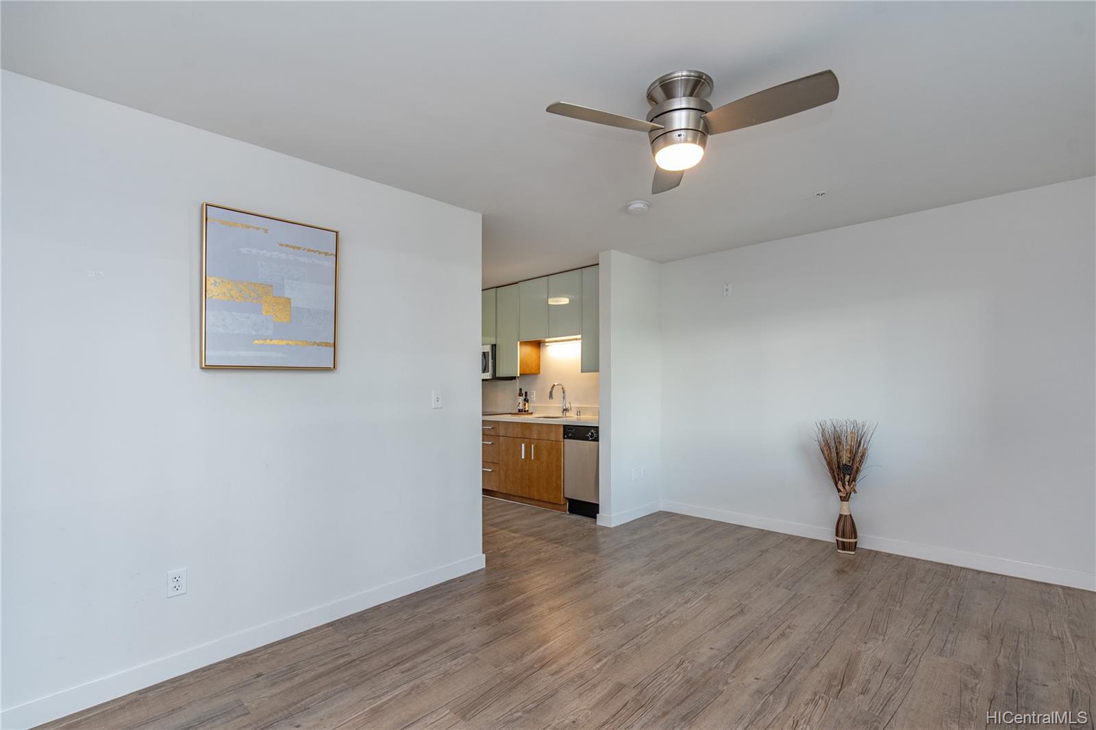 1310 Pensacola Street #303, Honolulu, HI 96814