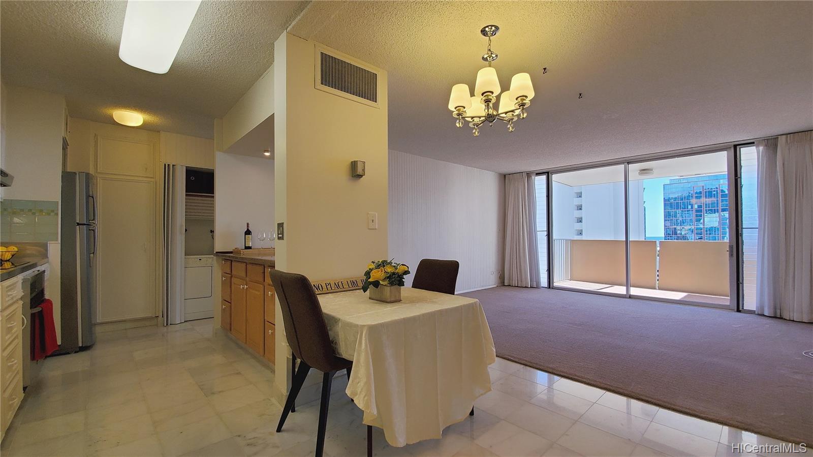 1561 Kanunu Street #1408, Honolulu, HI 96814