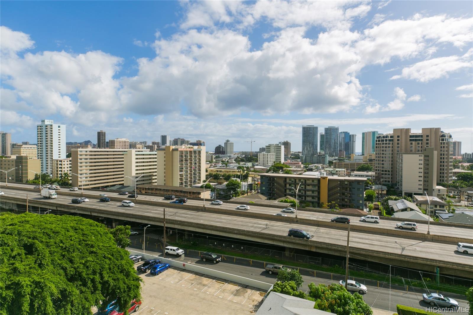 1400 Pensacola Street #902, Honolulu, HI 96822