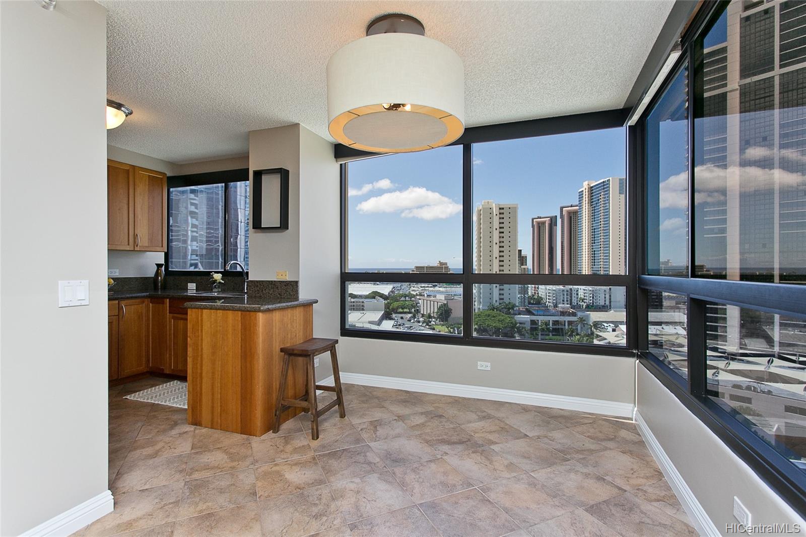 876 Curtis Street #1706, Honolulu, HI 96813