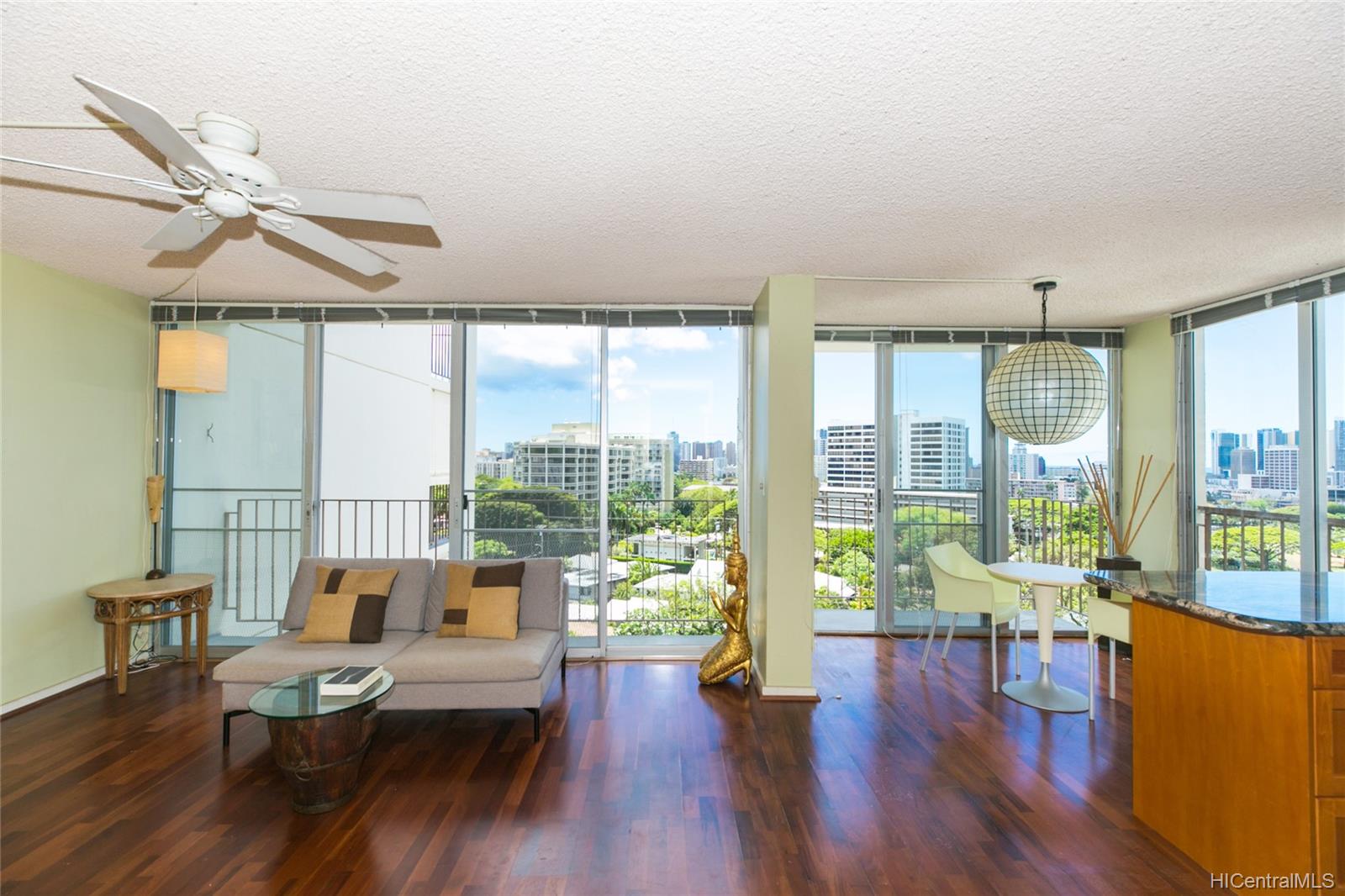 1634 Makiki Street #902, Honolulu, HI 96822