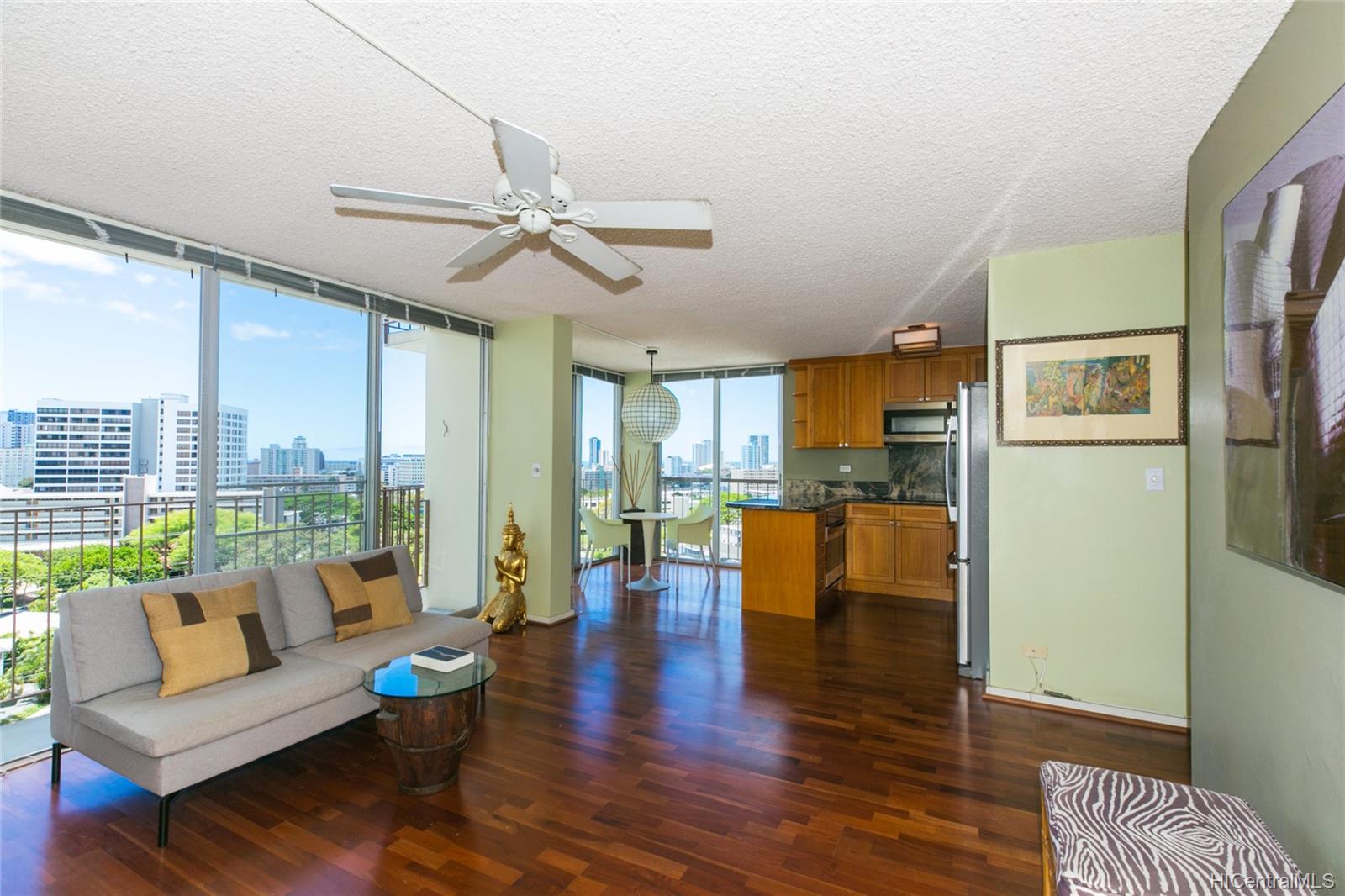 1634 Makiki Street #902, Honolulu, HI 96822