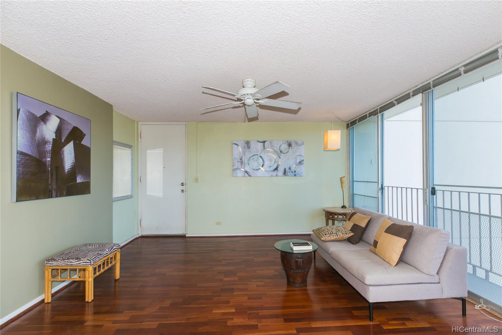 1634 Makiki Street #902, Honolulu, HI 96822