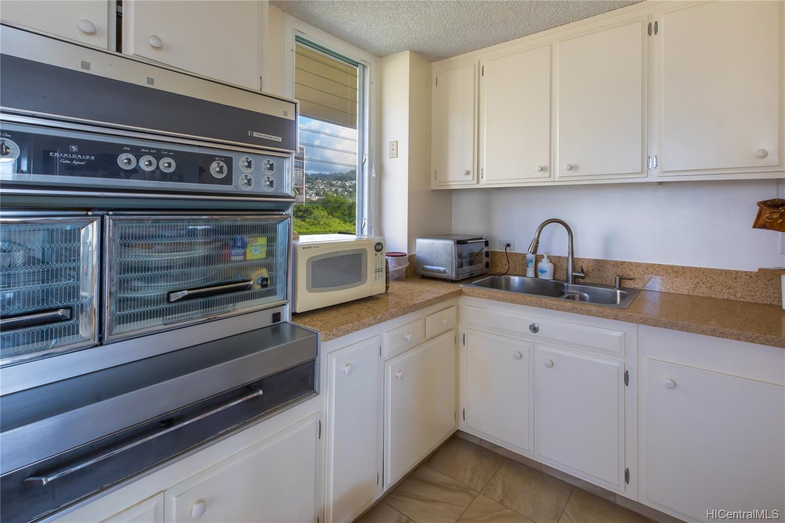 1025 Wilder Avenue #6A, Honolulu, HI 96822