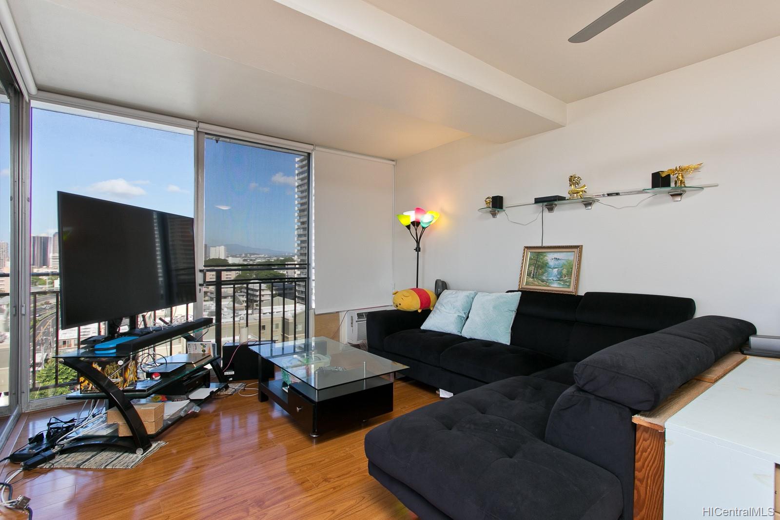 1415 Victoria Street #1211, Honolulu, HI 96822