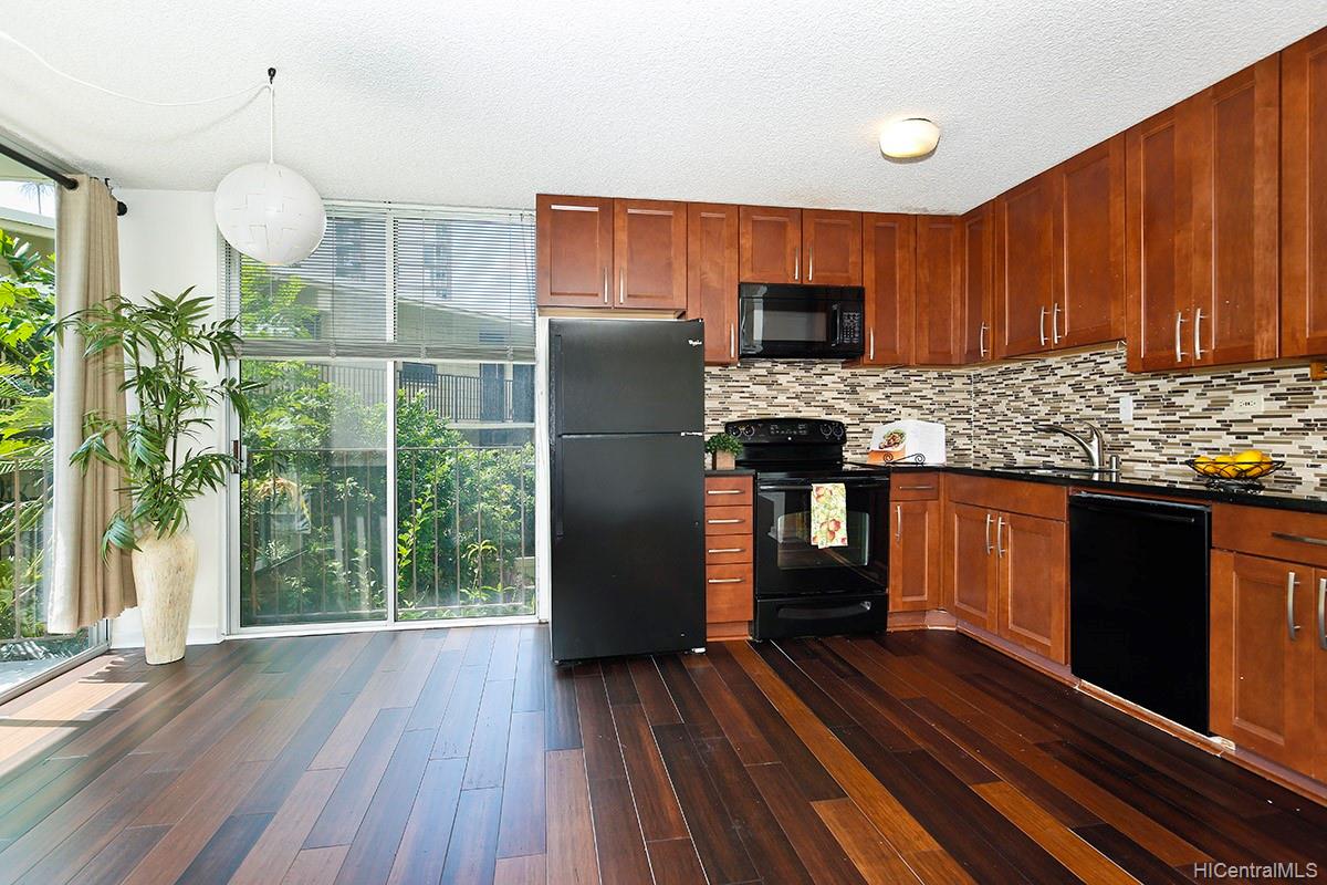 1634 Makiki Street #205, Honolulu, HI 96822