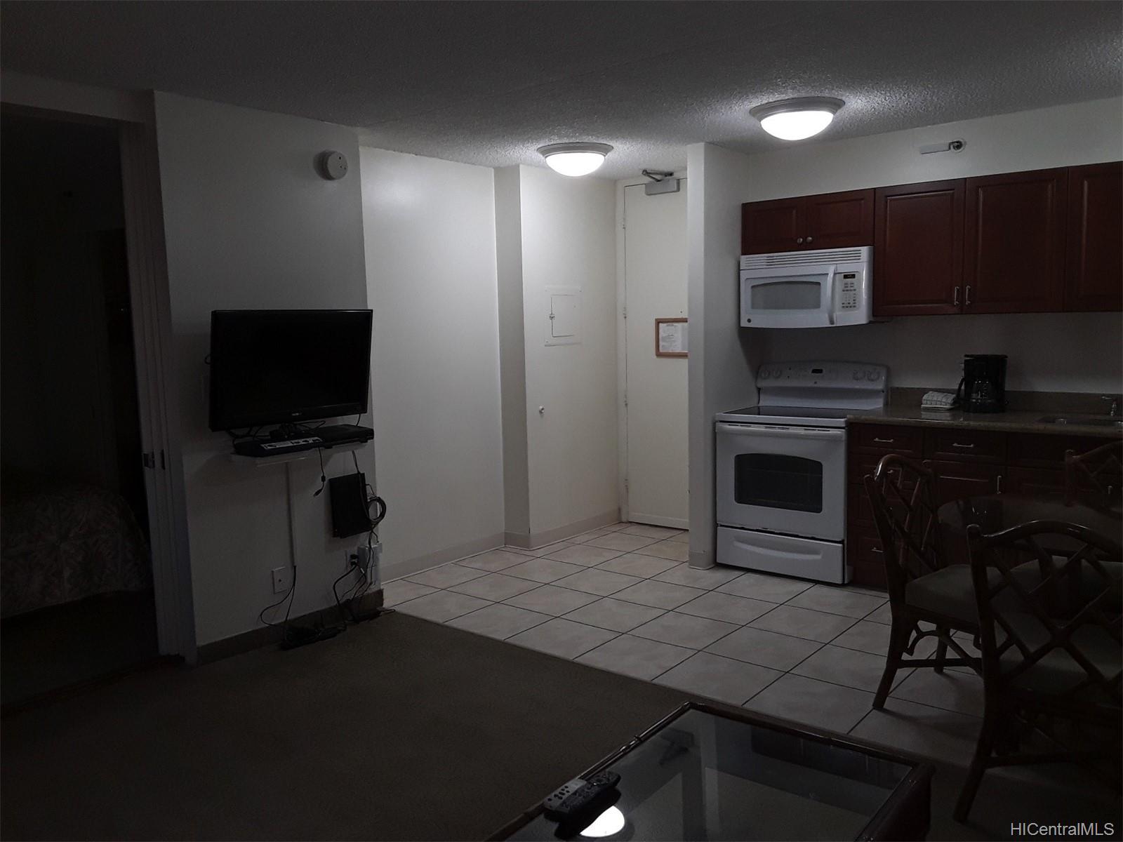 201 Ohua Avenue #1202, Tower 2, Honolulu, HI 96815