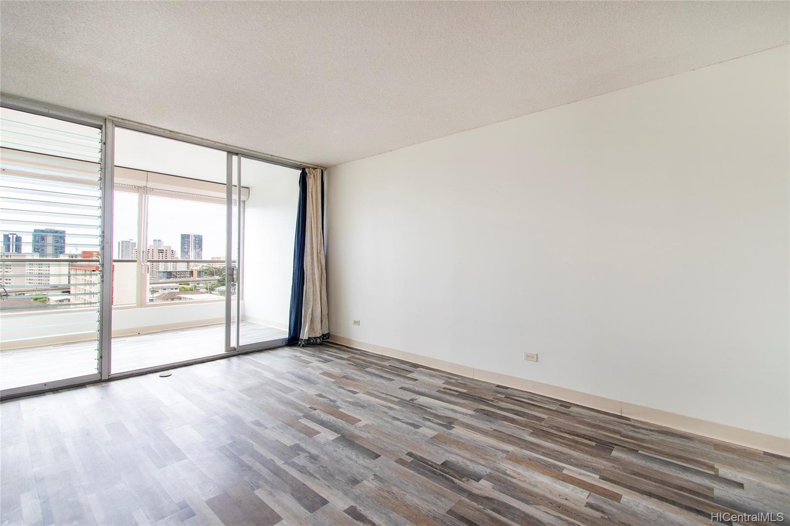 1556 Piikoi Street #808, Honolulu, HI 96822