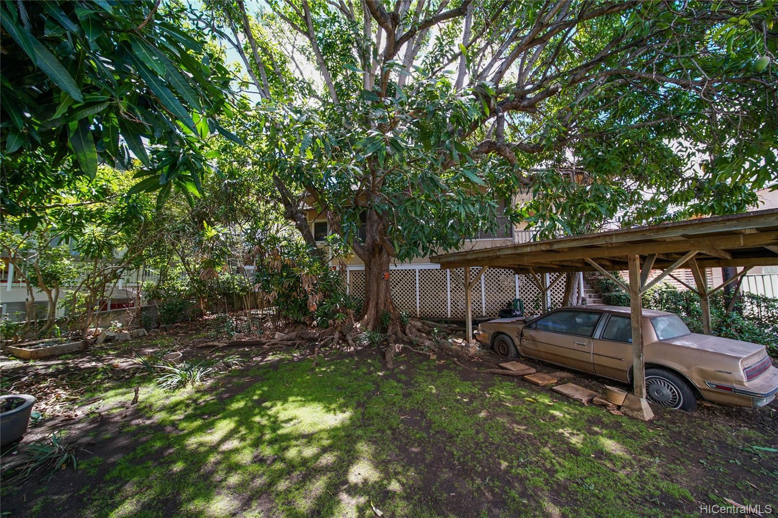 124 Milo Lane Honolulu, HI 96813