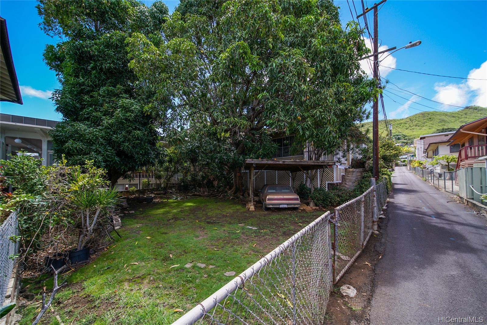 124 Milo Lane Honolulu, HI 96813