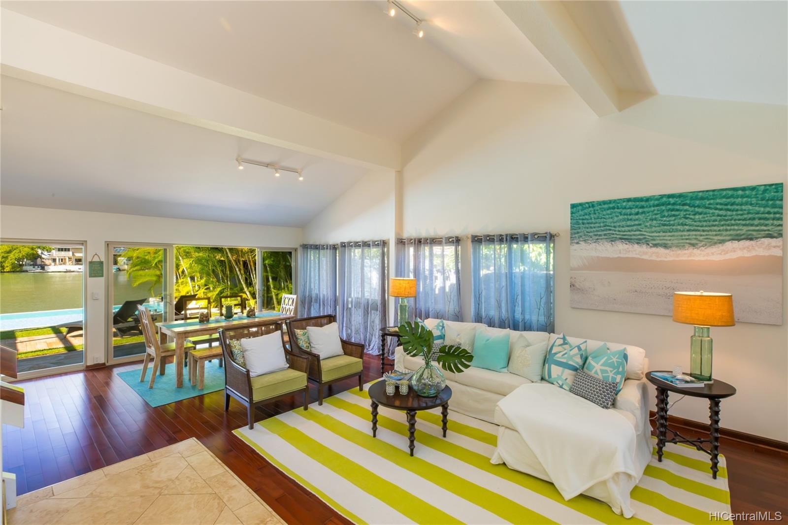 6851 Niumalu Loop Honolulu, HI 96825