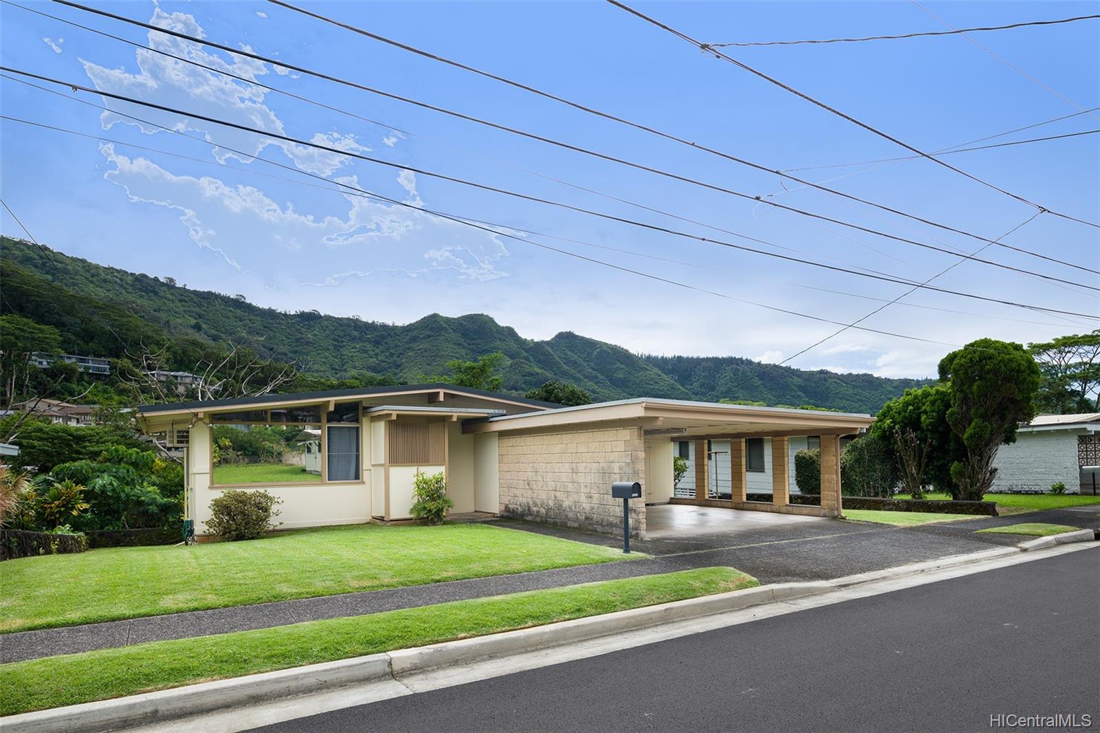 3537 Nipo Street Honolulu, HI 96822