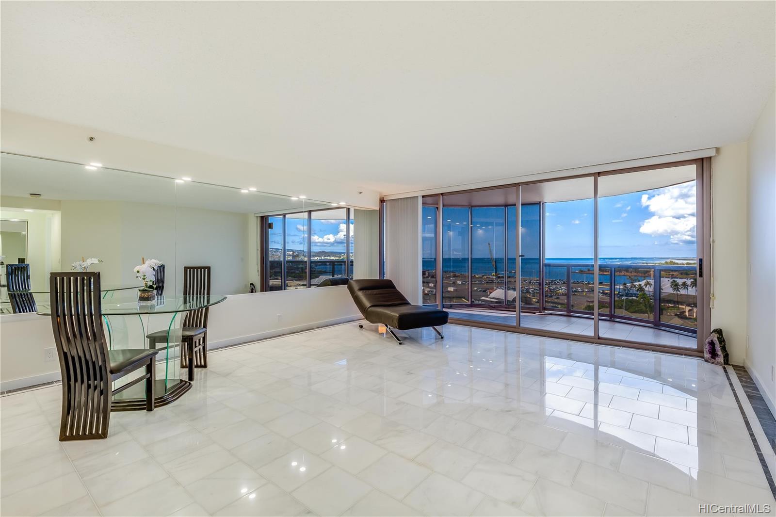 415 South Street #1402, Honolulu, HI 96813