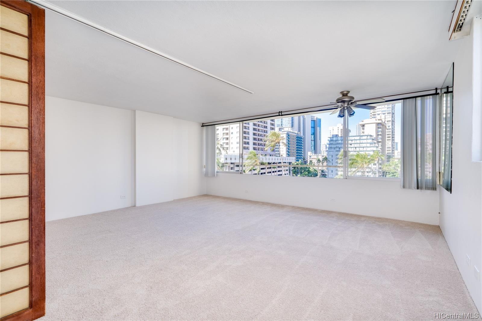 435 Seaside Avenue #608, Honolulu, HI 96815