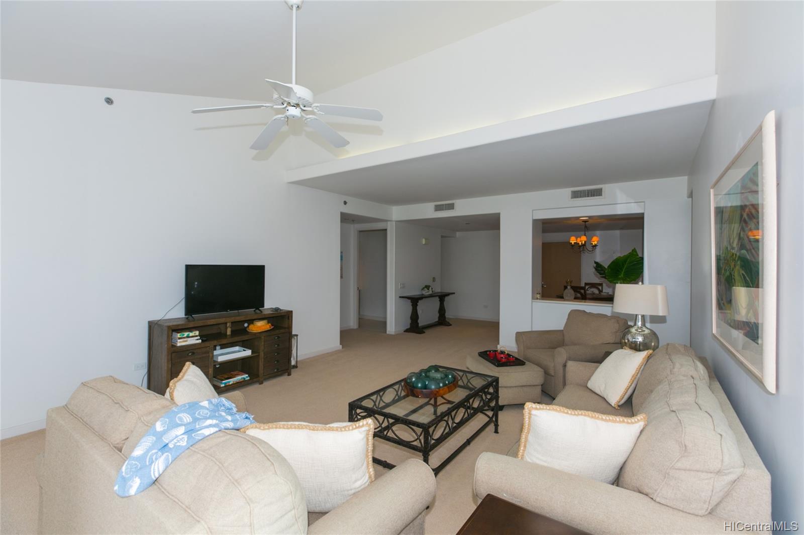 1 Keahole Place #2604, Honolulu, HI 96825