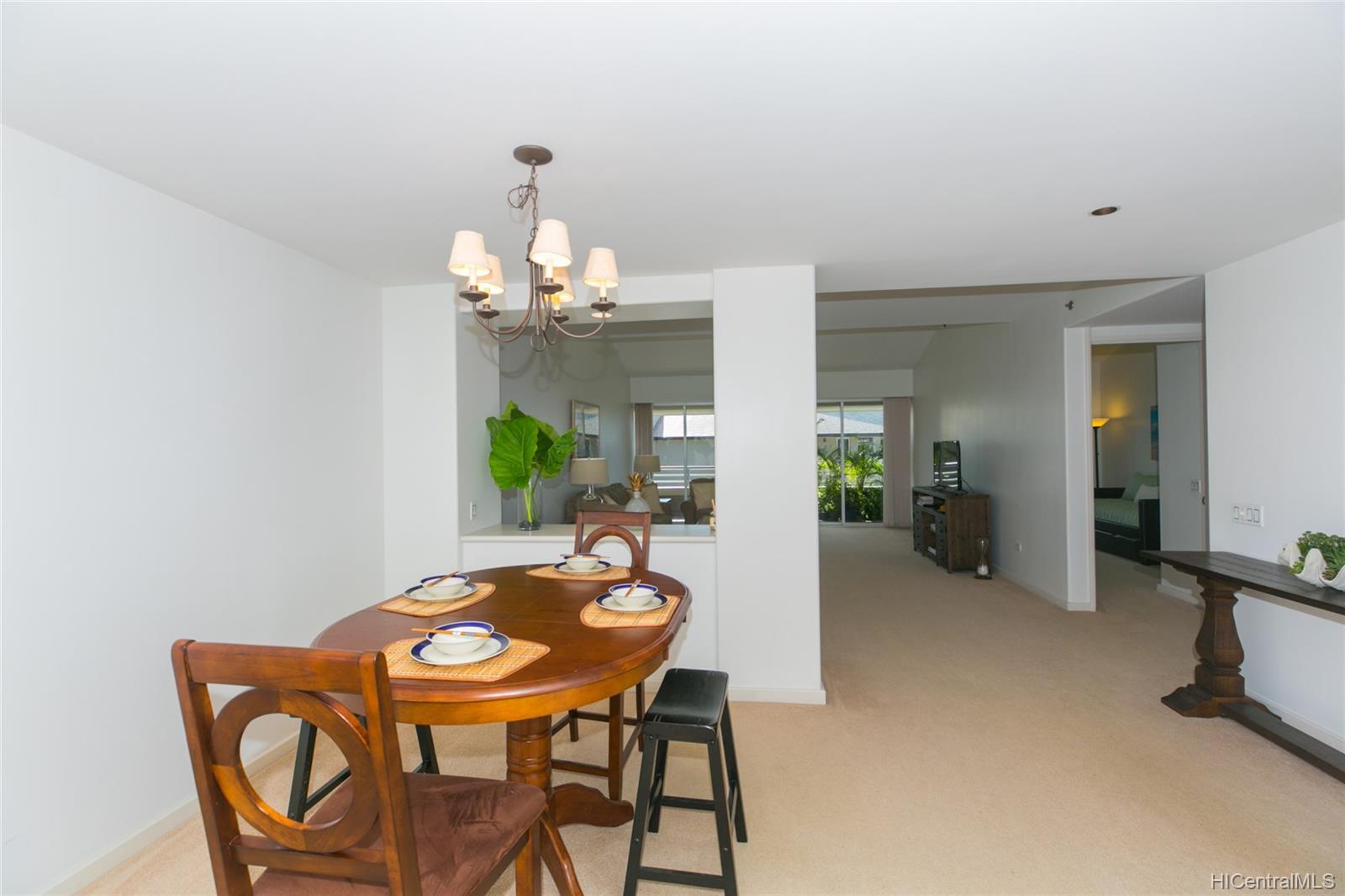 1 Keahole Place #2604, Honolulu, HI 96825