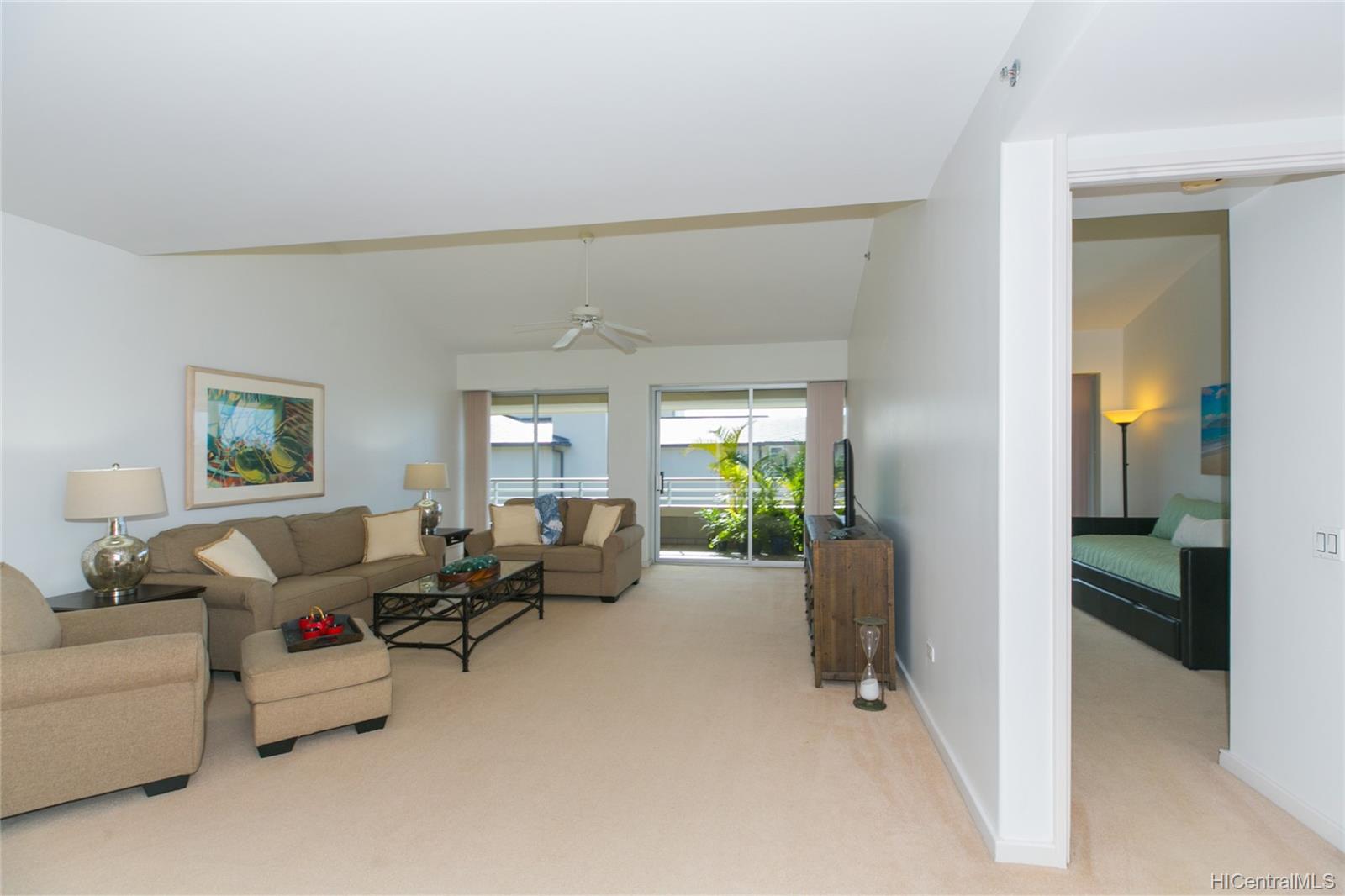 1 Keahole Place #2604, Honolulu, HI 96825