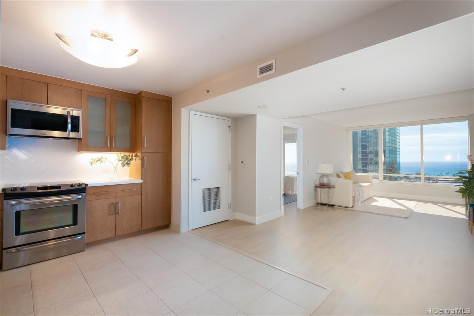 1009 Kapiolani Boulevard #2506, Honolulu, HI 96814