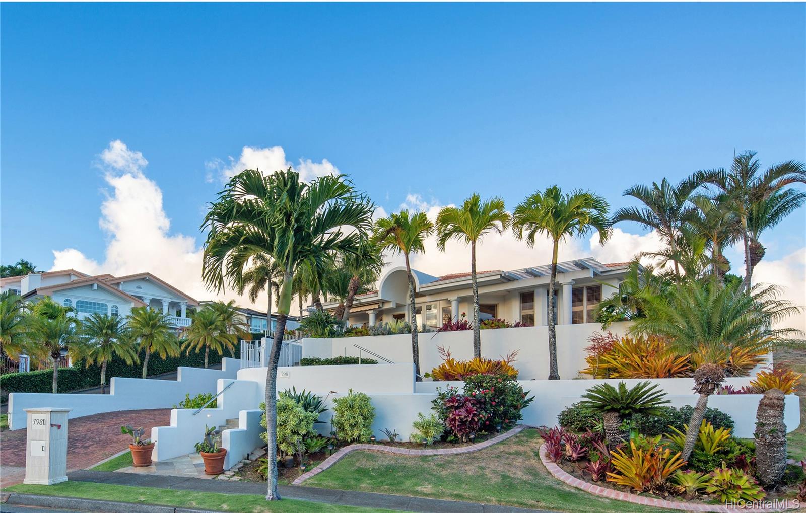 798 Moaniala Street Honolulu, HI 96821