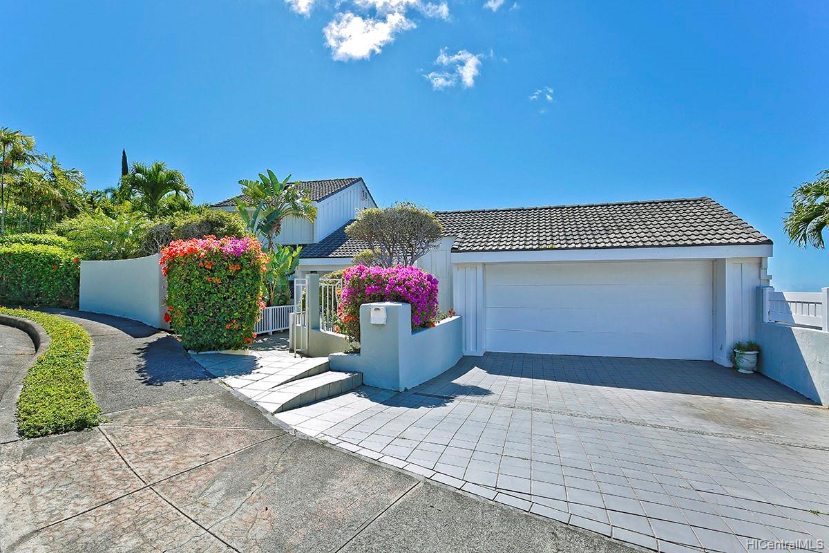 1911 Halakau Place Honolulu, HI 96821