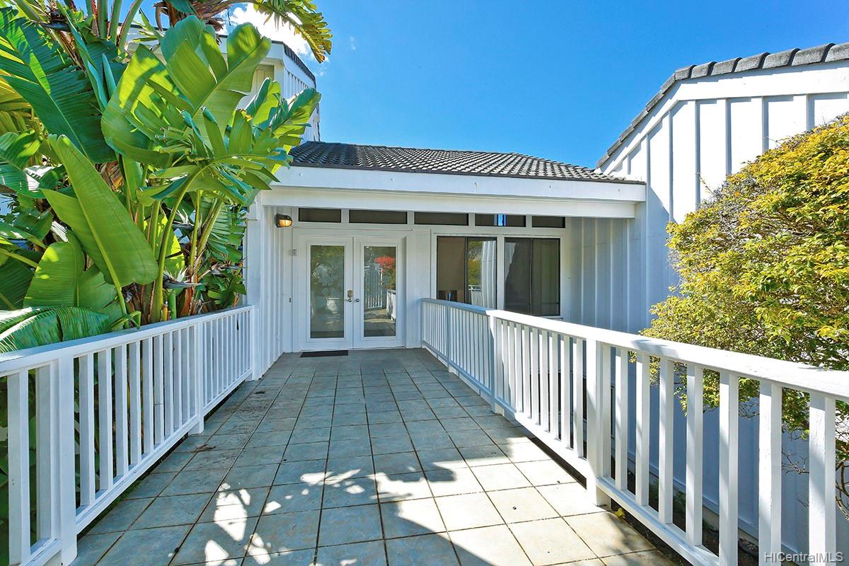 1911 Halakau Place Honolulu, HI 96821