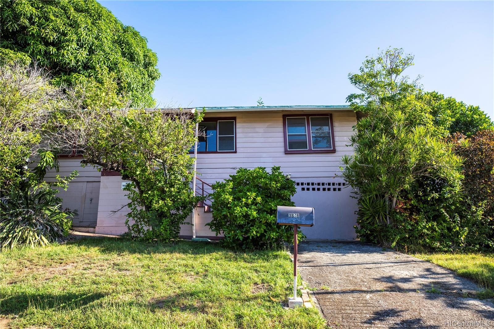 3848 Anuhea Street Honolulu, HI 96816