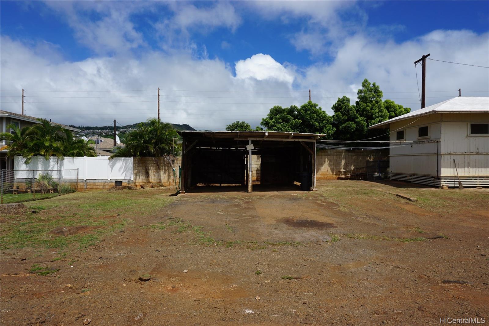 1042 8th Avenue Honolulu, HI 96816