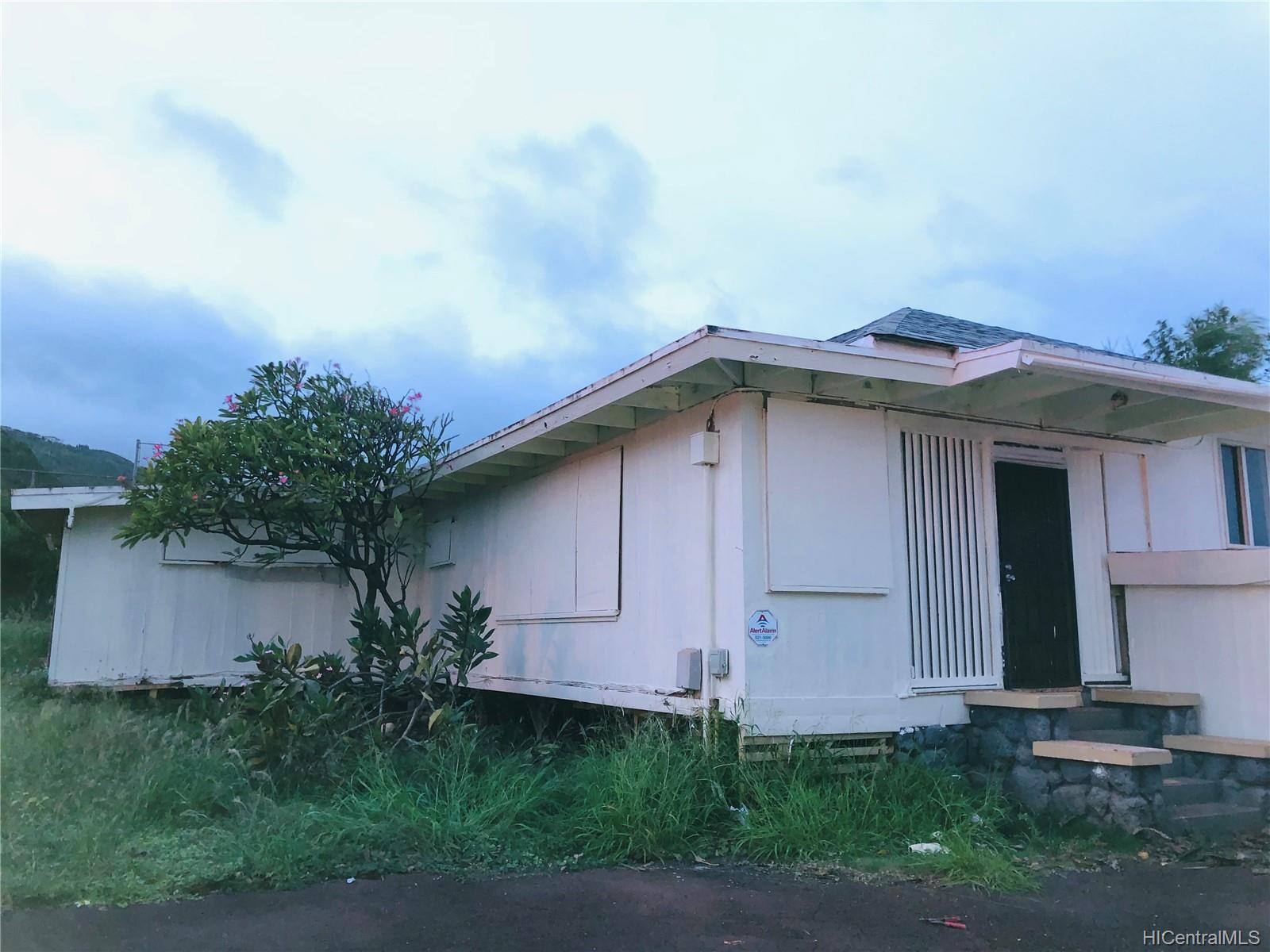 5130 Kalanianaole Highway Honolulu, HI 96821