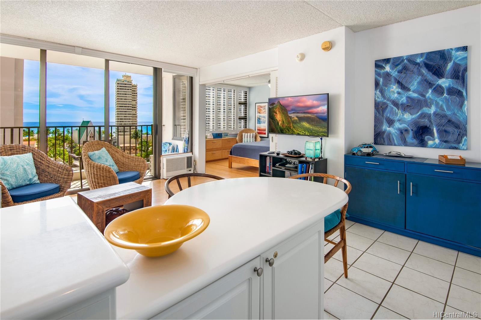 201 Ohua Avenue #1002-Mauka, Honolulu, HI 96815