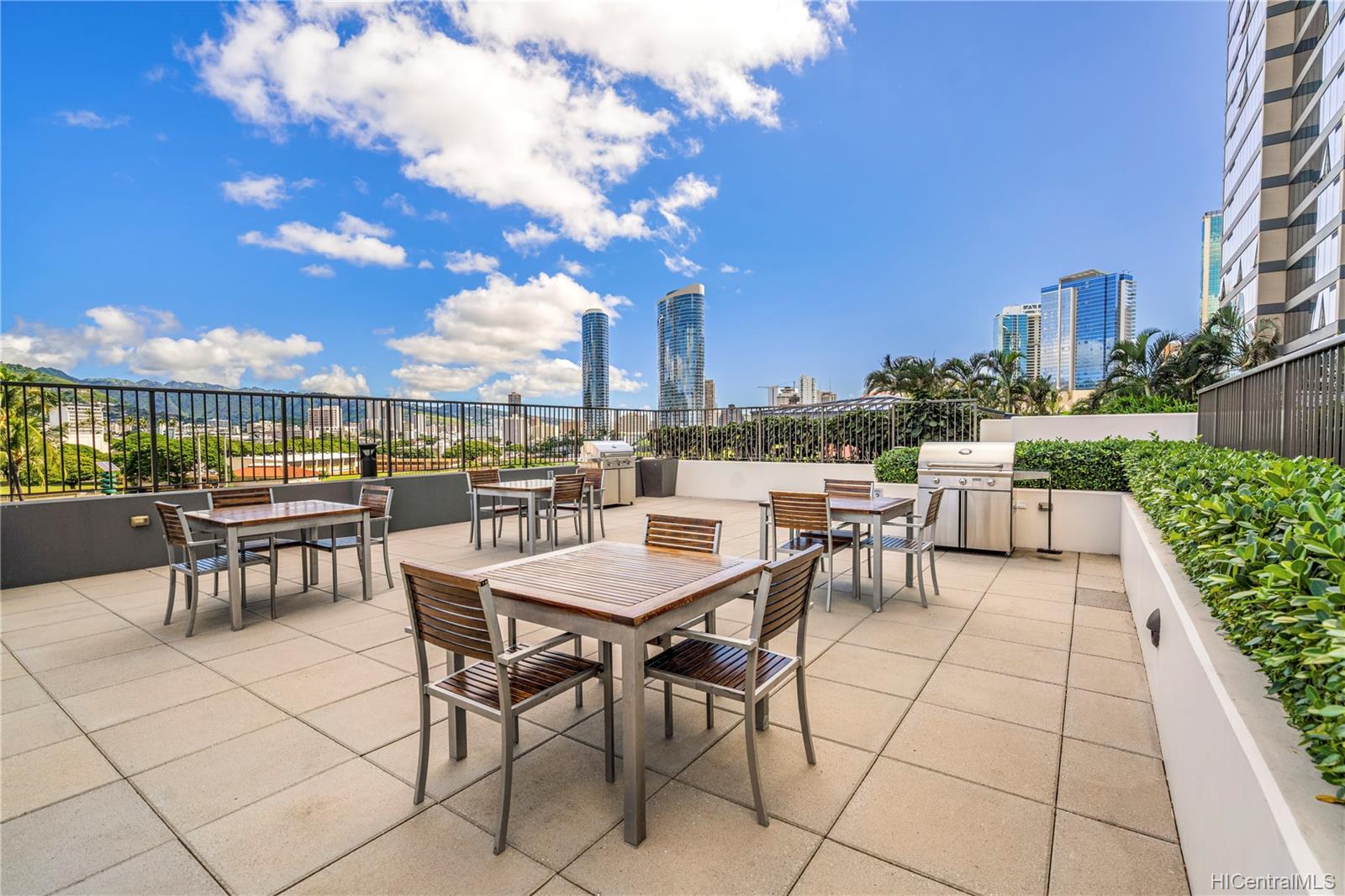 1009 Kapiolani Boulevard #2103, Honolulu, HI 96814