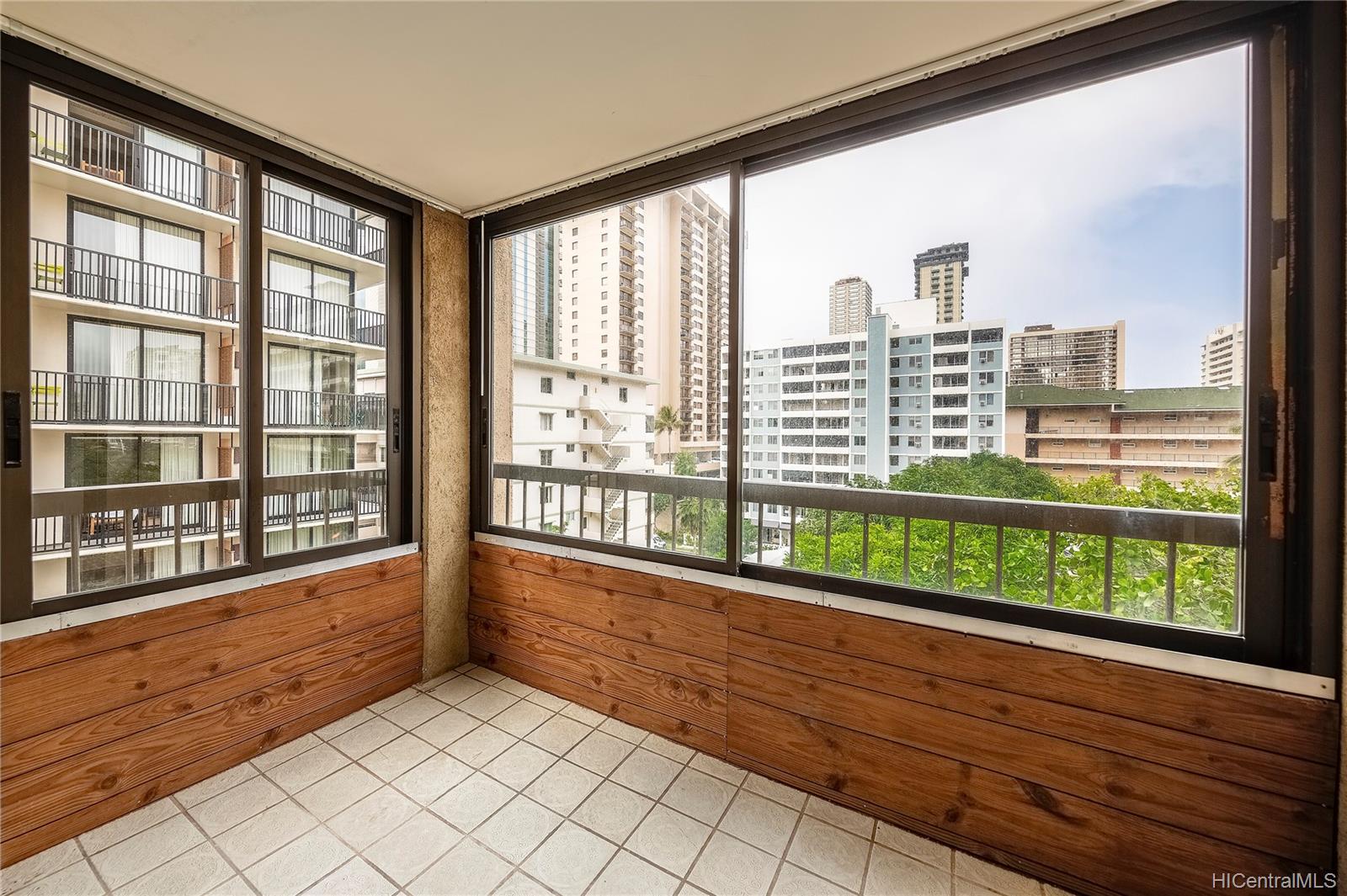 430 Lewers Street #705, Honolulu, HI 96815