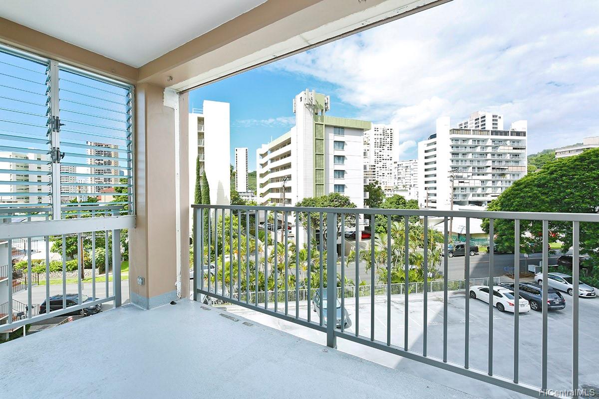 1617 Keeaumoku Street #401, Honolulu, HI 96822