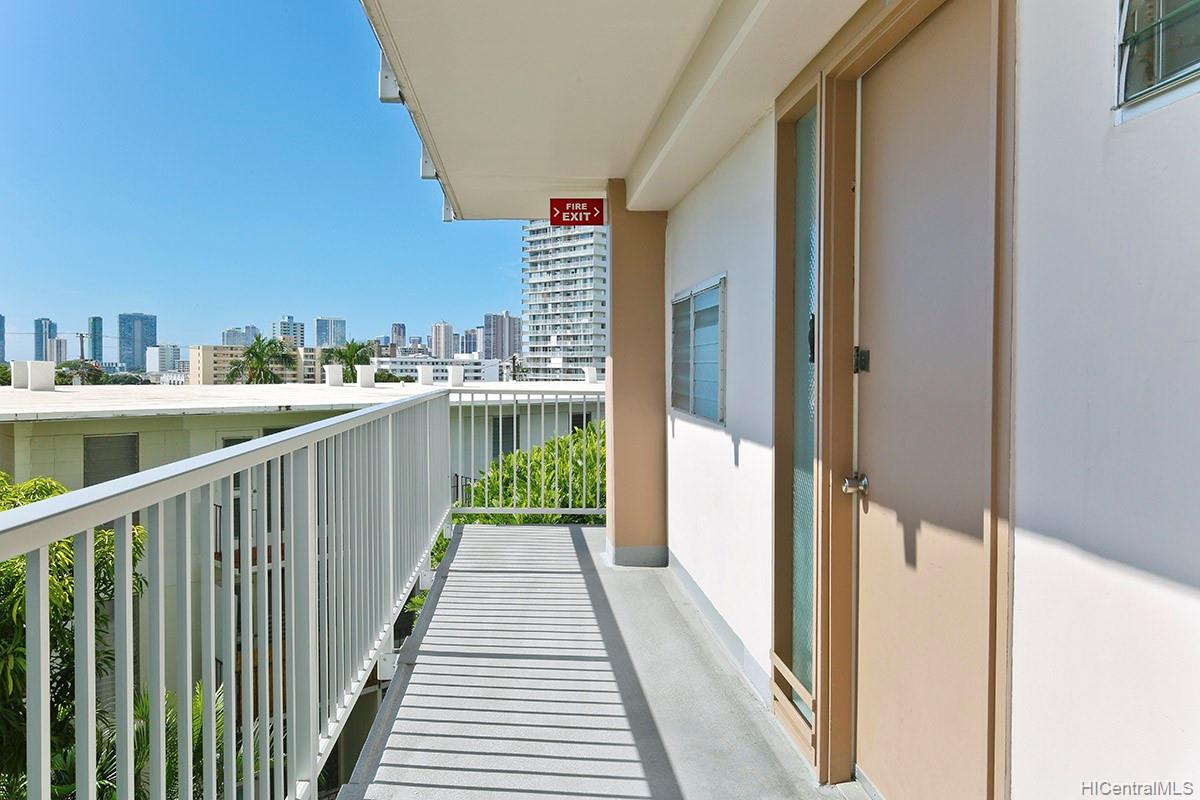 1617 Keeaumoku Street #401, Honolulu, HI 96822