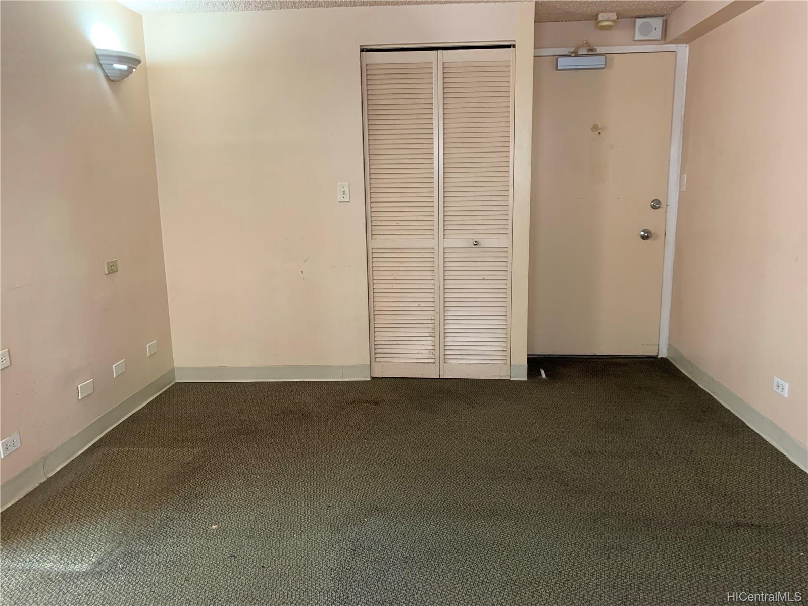 2463 Kuhio Avenue #307, Honolulu, HI 96815