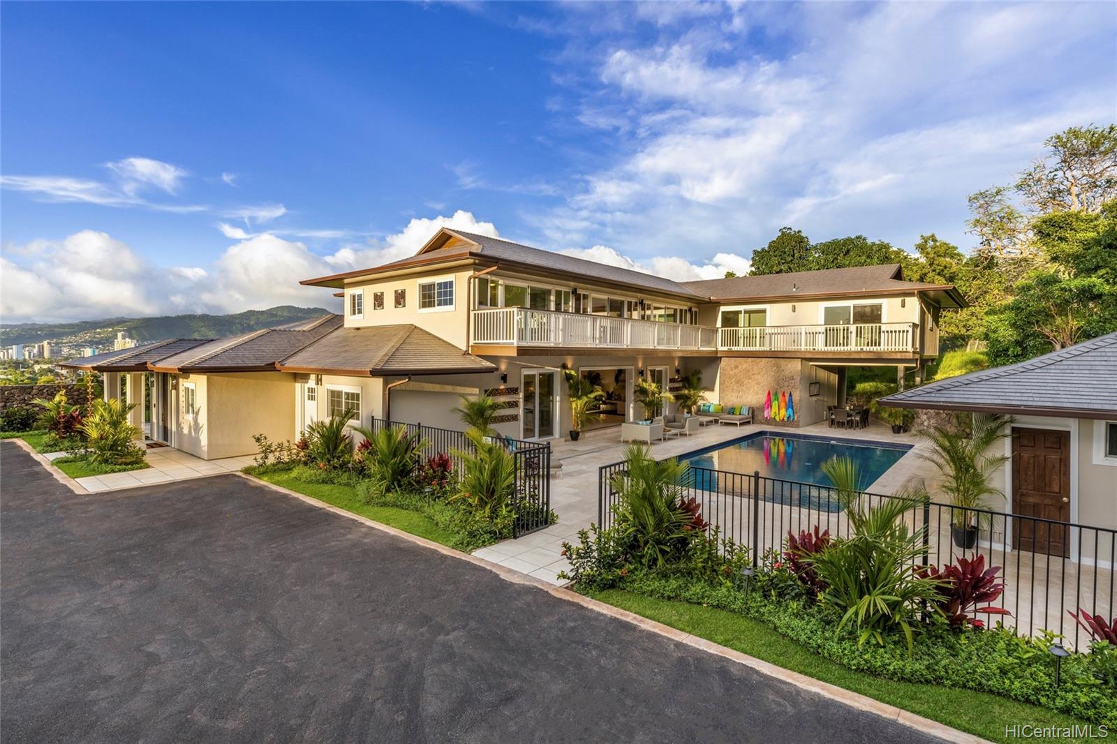 3703 Diamond Head Circle Honolulu, HI 96815