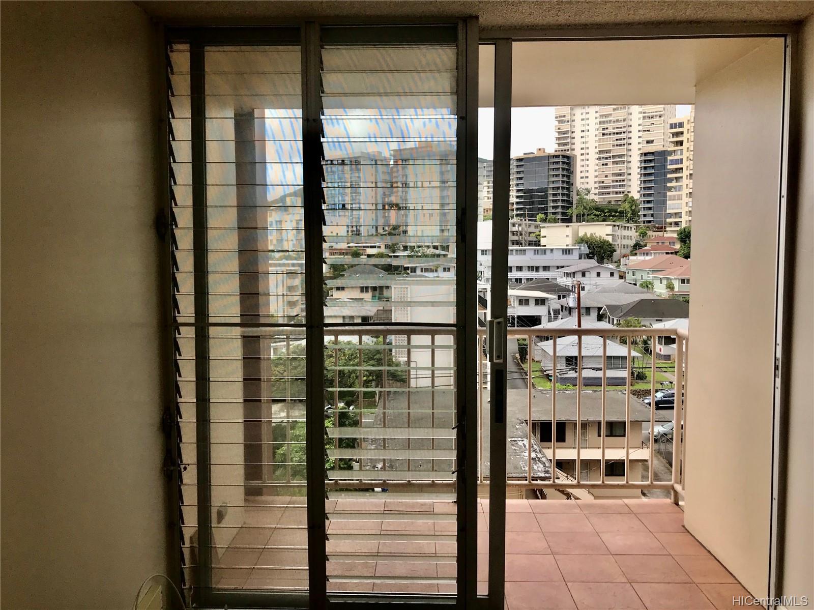 1535 Pensacola Street #704, Honolulu, HI 96822