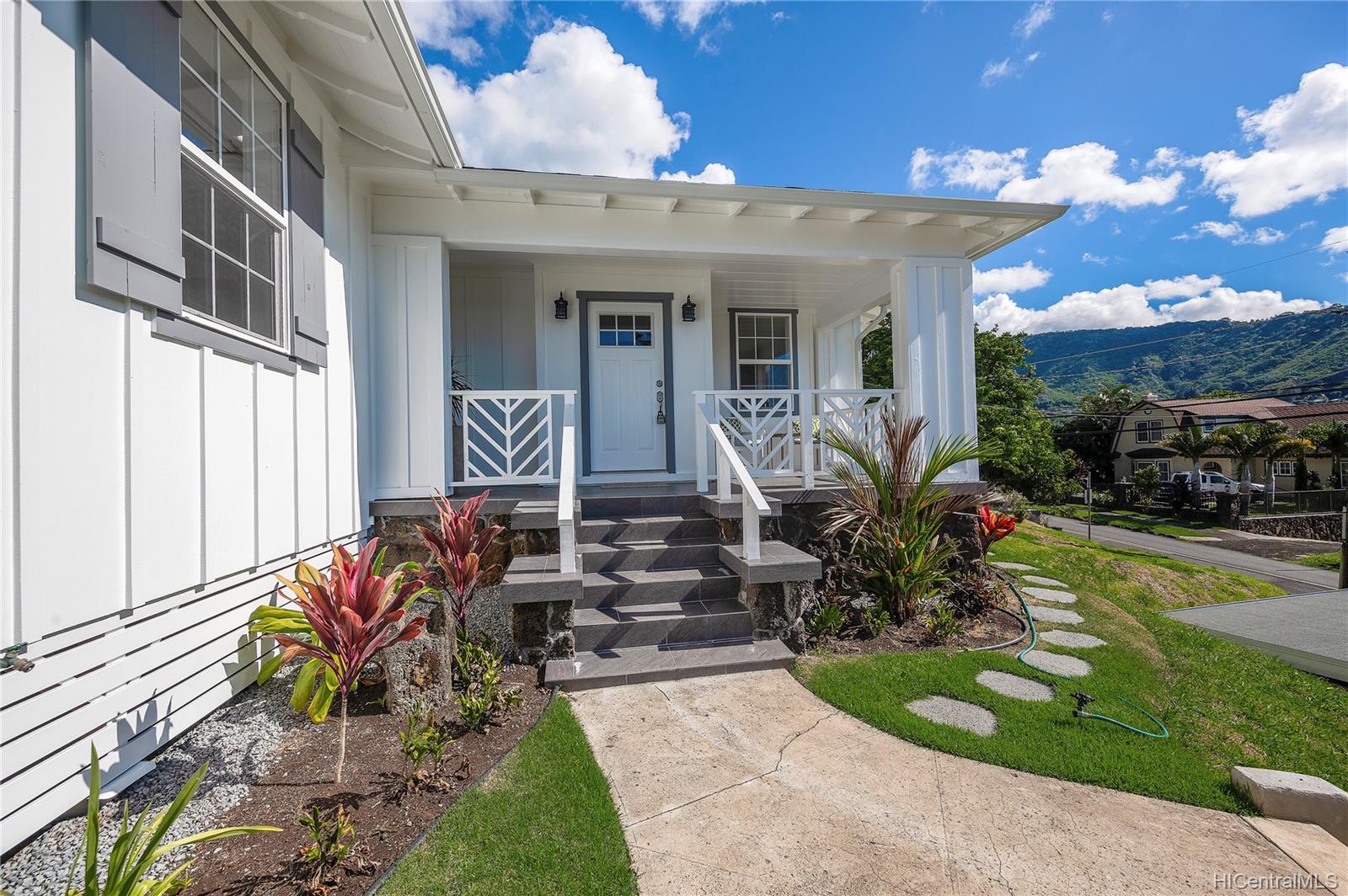 3116 Oahu Avenue Honolulu, HI 96822