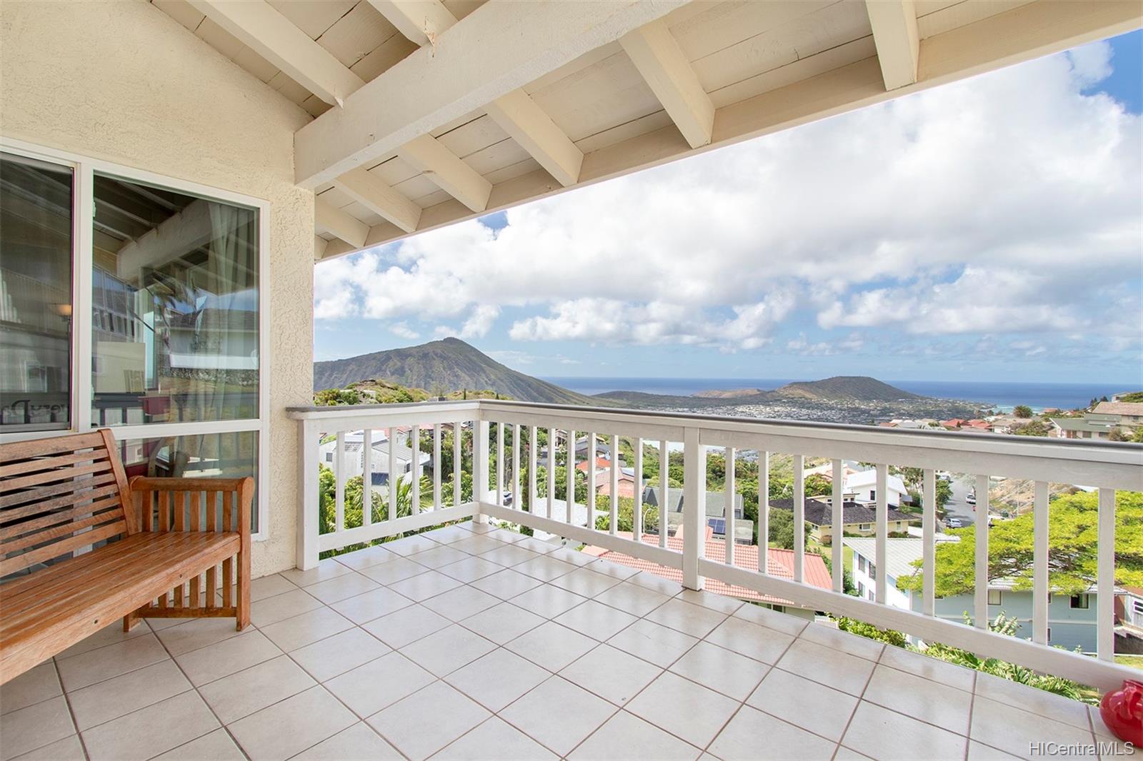 1055 Kalihiwai Place Honolulu, HI 96825