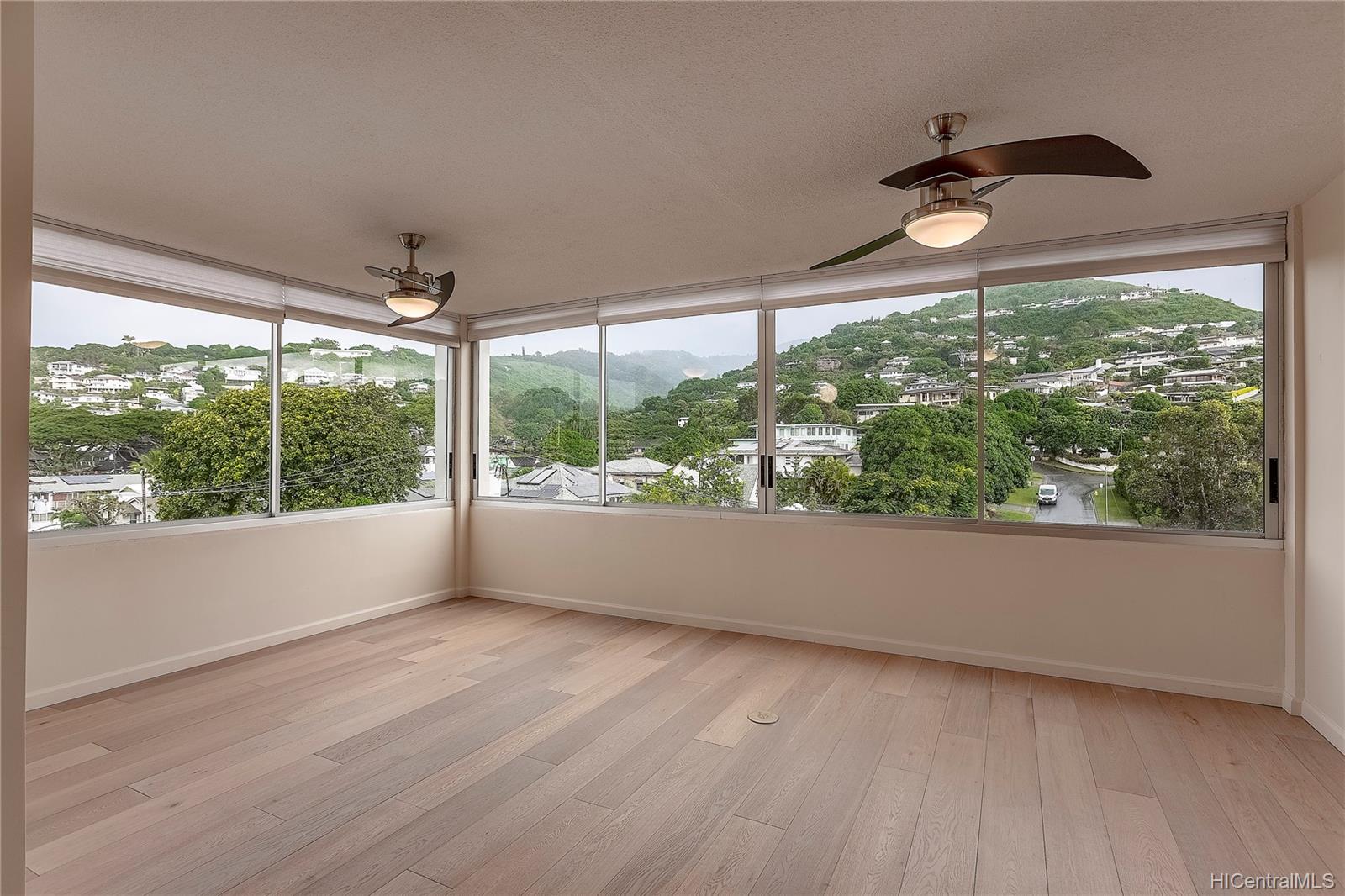 1545 Nehoa Street #403, Honolulu, HI 96822