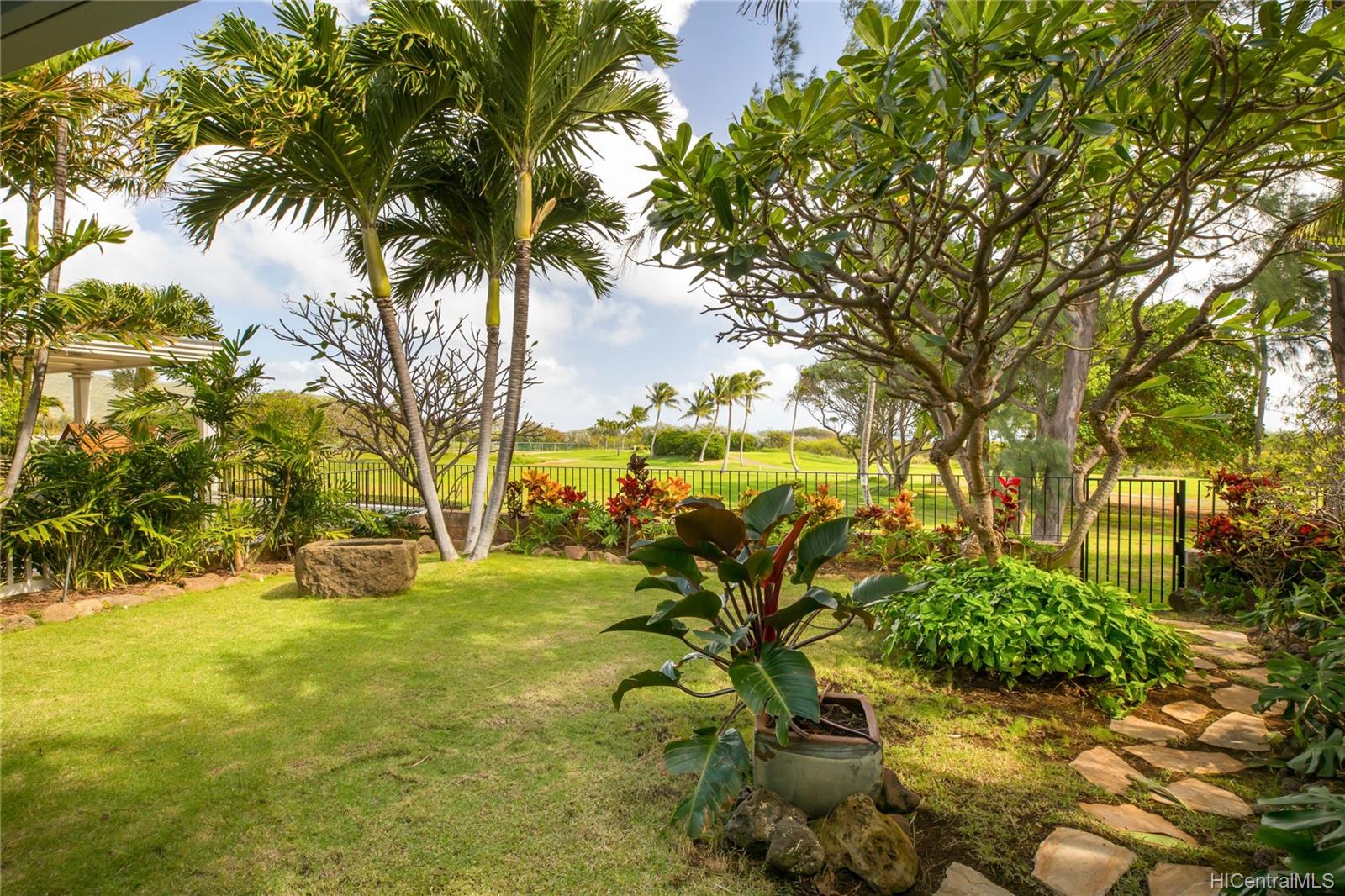 288 Kipukai Place Honolulu, HI 96825