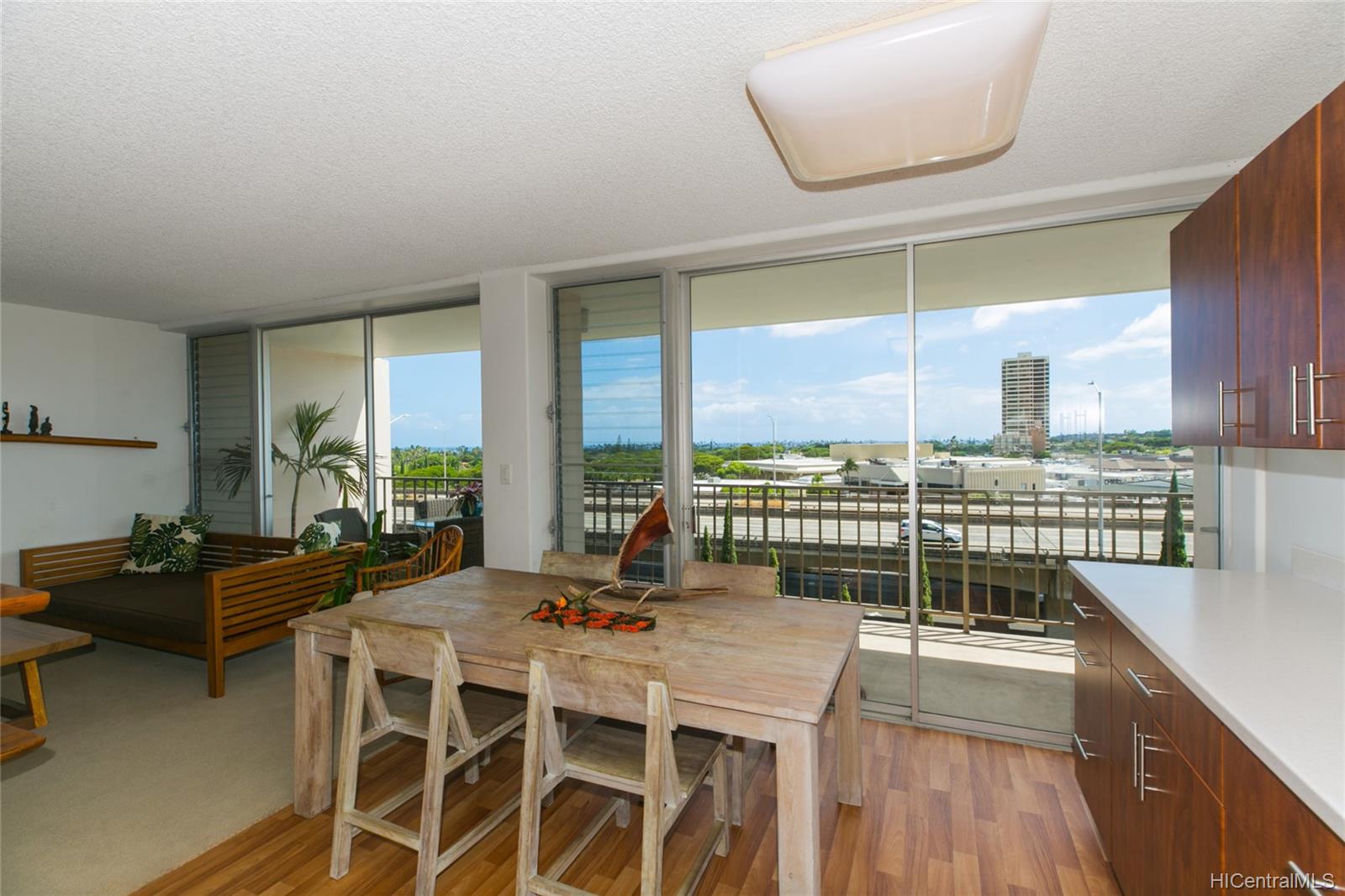 Kahala Towers 4300 Waialae Avenue #B502, Honolulu, HI 96816